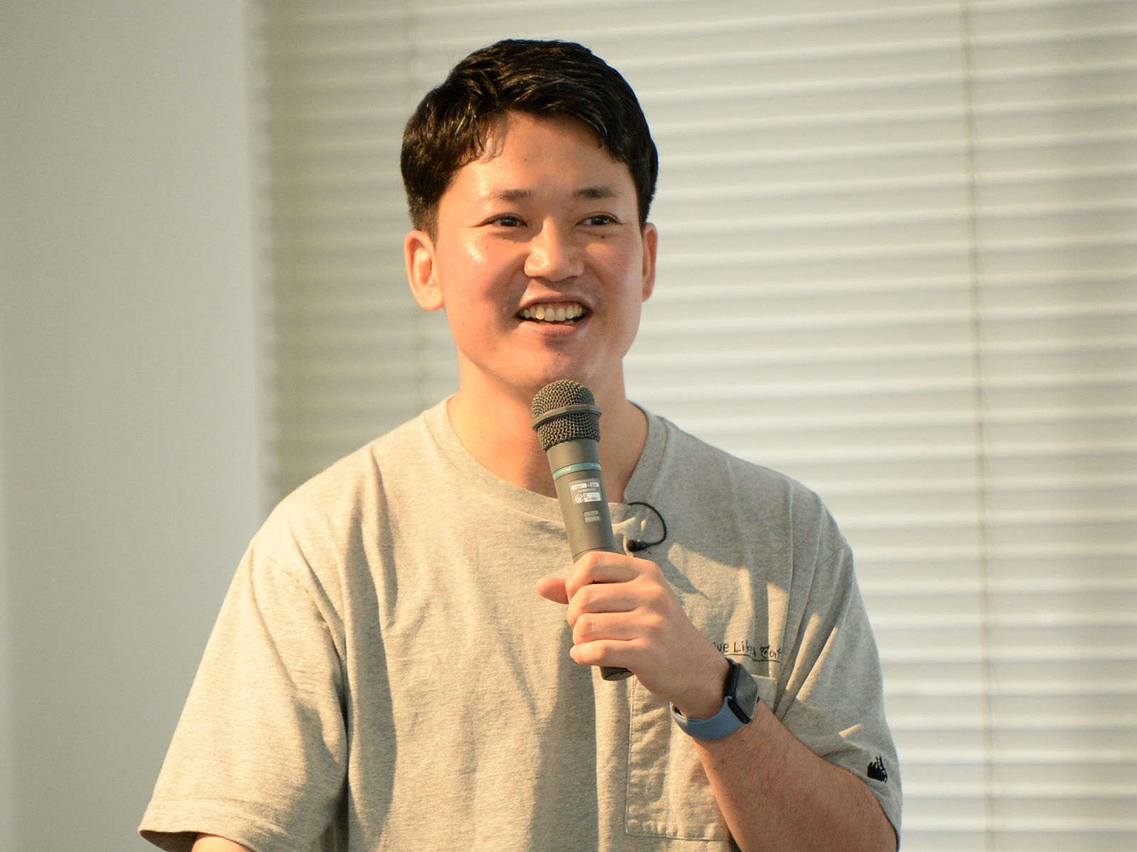 セミナーで登壇するしゅうへい（村上周平）